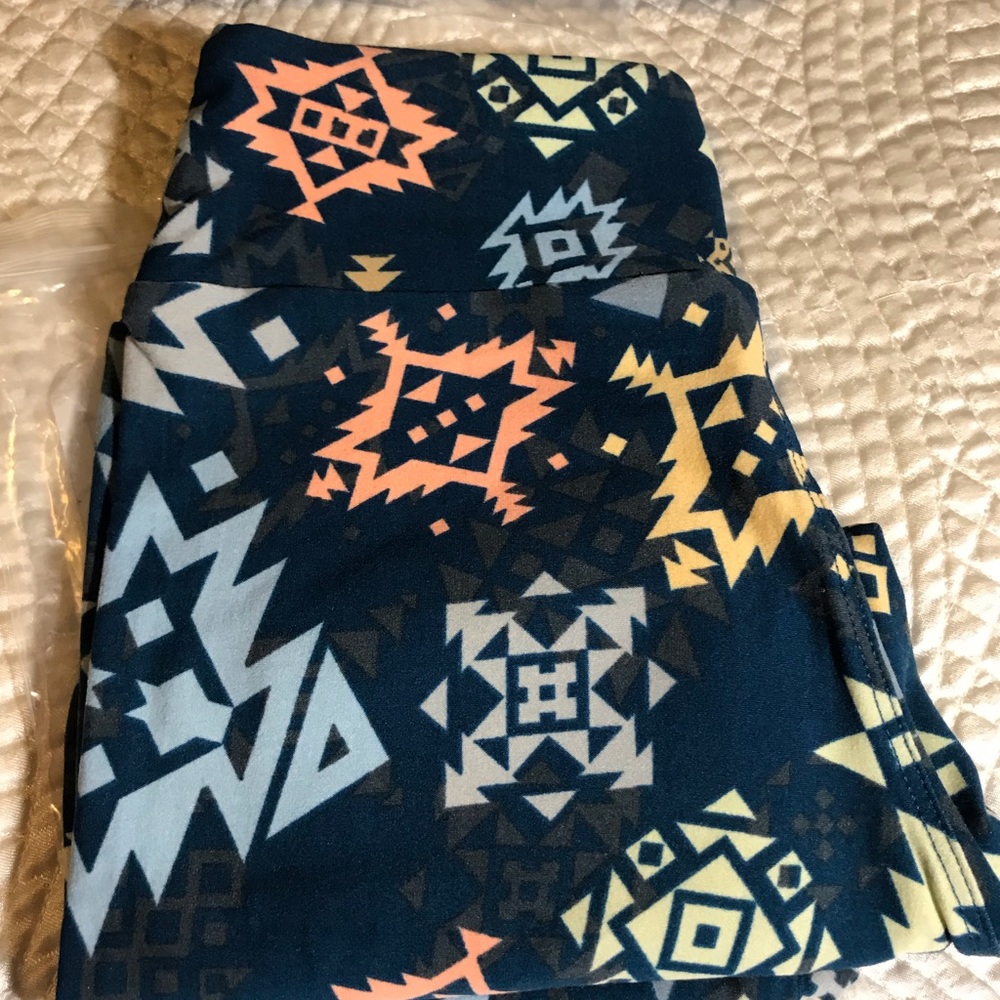 NEW Lularoes Tween Leggings (Kids size 8-14 Adults 00-0) Navy Pastel Pattern